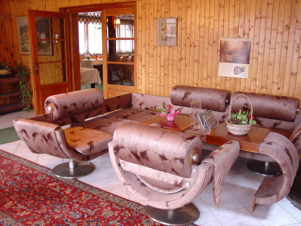 Lovecký hotel Jívák Loučeň Exterior foto